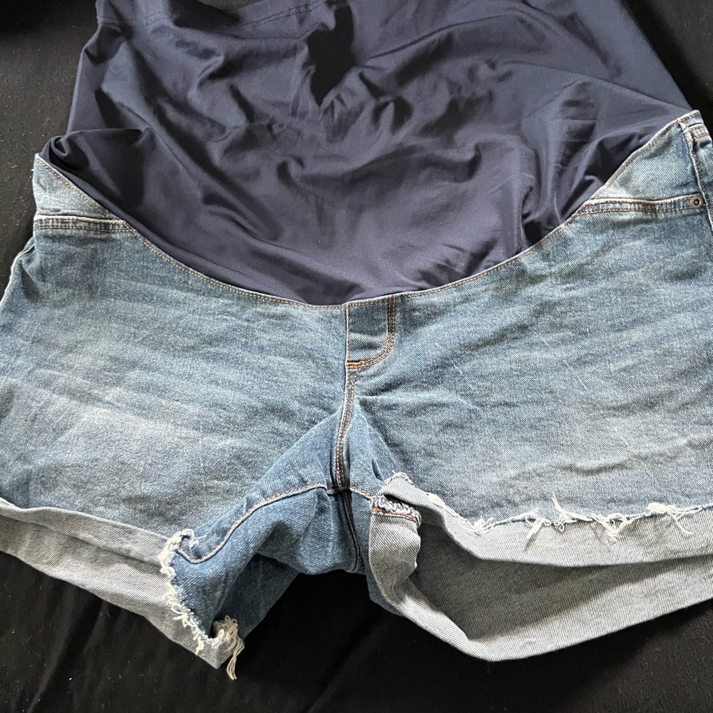 Sofia by Sofia Vergara Distressed Blue Jean Shorts